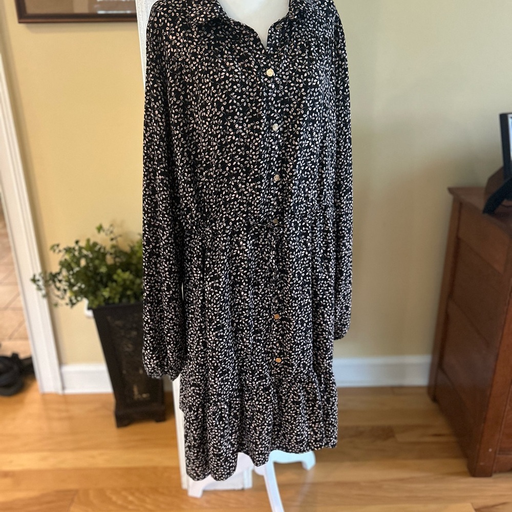 Draper James Floral Black and White Women's Dress - Picture 6 of 13